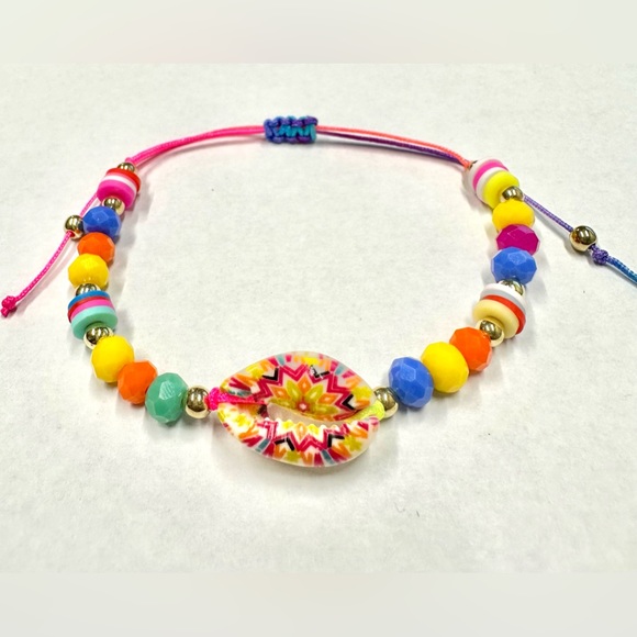 Shell Bracelet - Picture 2 of 3